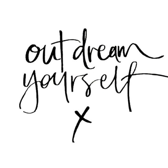 Shiraleah VESTA Circle Tote Eggshell Pompom Tassels - Picture 2 of 2